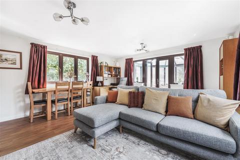 undefined, Beautifully presented detached bungalow in Congresbury