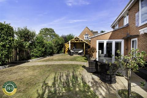 14 Forest Grange, Cantley, Doncaster, DN4 6FG