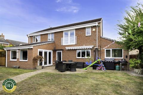 14 Forest Grange, Cantley, Doncaster, DN4 6FG