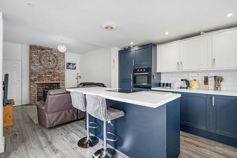 2 Beach Road, Thornton-cleveleys, FY5 1EF