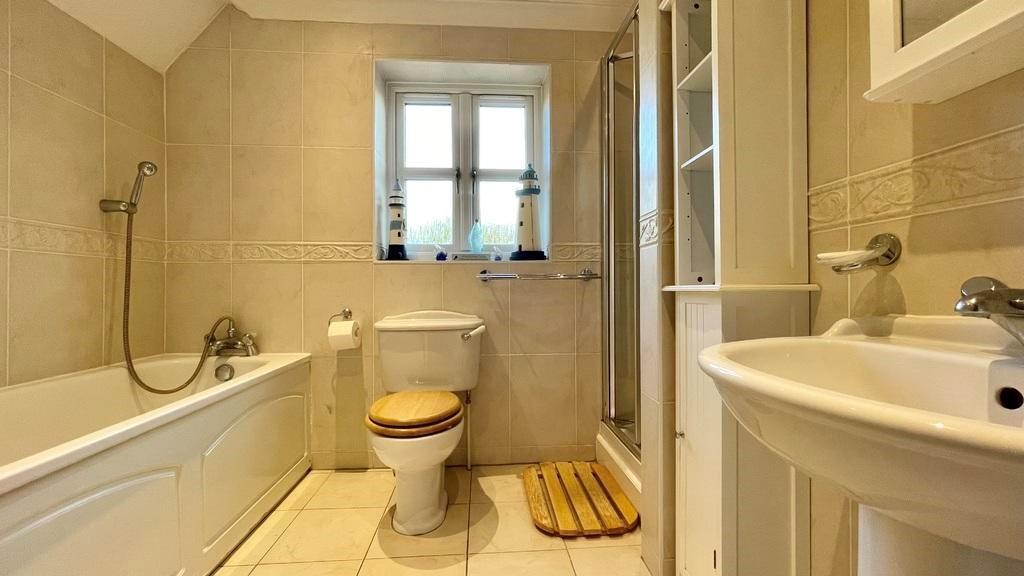 Bathroom2.jpg