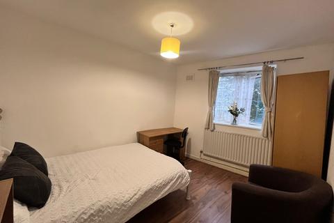 3 bedroom flat to rent, Mornington Crescent, London NW1