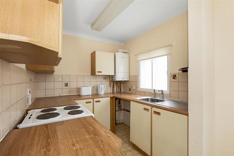 undefined, 11 Brighton Road, Purley CR8