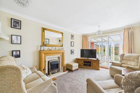2 bedroom detached bungalow for sale, Azalea Close, Burbage, Hinckley