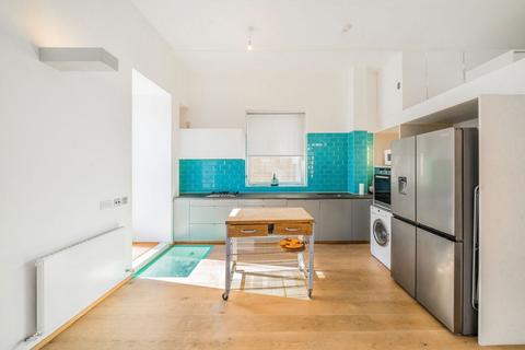 3 bedroom maisonette for sale, York Way, London N7