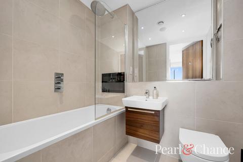 2 bedroom apartment to rent, Regis Place, Llanvanor Road, NW2