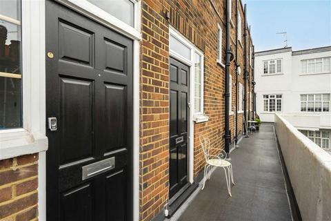 3 bedroom flat for sale, Carmichael Court, London SW13