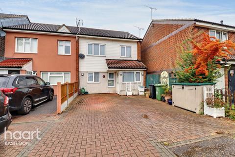 3 bedroom end of terrace house for sale, Edinburgh Way, Basildon
