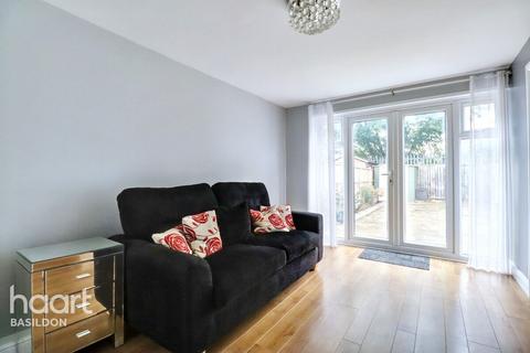 3 bedroom end of terrace house for sale, Edinburgh Way, Basildon