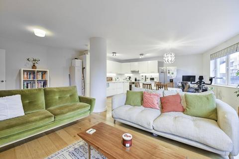 2 bedroom flat for sale, Steedman Street, Elephant and Castle, London, SE17
