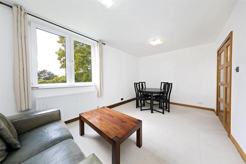 2 bedroom flat to rent, Bolton Road London