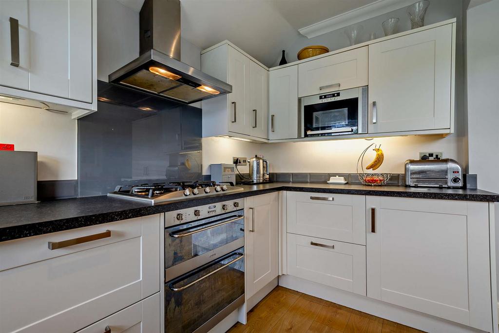 8660431-interior13-800.jpg