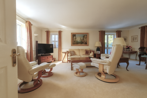 2 Meadow Way, Eythorne, Dover, CT15 4LY