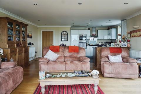 2 bedroom apartment for sale, Bayside Heights, Broadstairs, CT10
