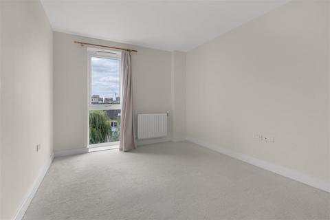 2 bedroom flat for sale, Hampden Road, London N8