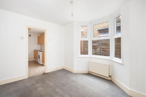 3 bedroom terraced house for sale, Dunmow Road, London, E15