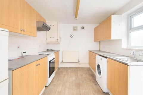 3 bedroom terraced house for sale, Dunmow Road, London, E15