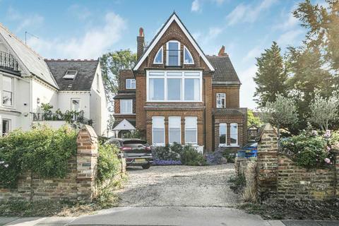 2 bedroom apartment for sale, Lower Ham Road, Kingston Upon Thames KT2
