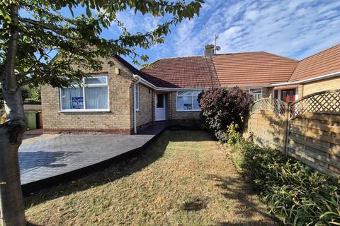 2 bedroom semi-detached bungalow for sale, Woodland Drive, Hull, HU10