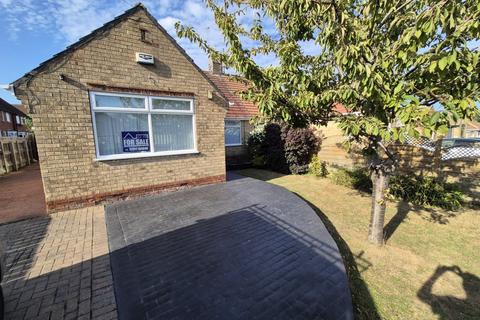 2 bedroom semi-detached bungalow for sale, Woodland Drive, Hull, HU10