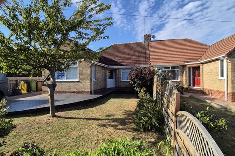 2 bedroom semi-detached bungalow for sale, Woodland Drive, Hull, HU10