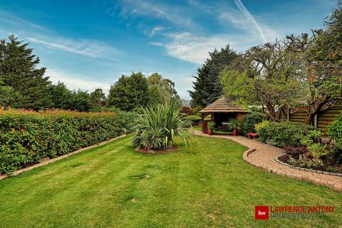 undefined, Rawreth Lane, Rayleigh, SS6