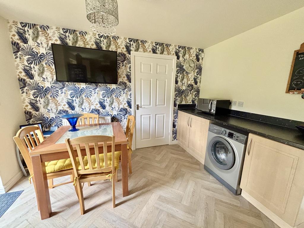 Kitchen / Breakfast Room