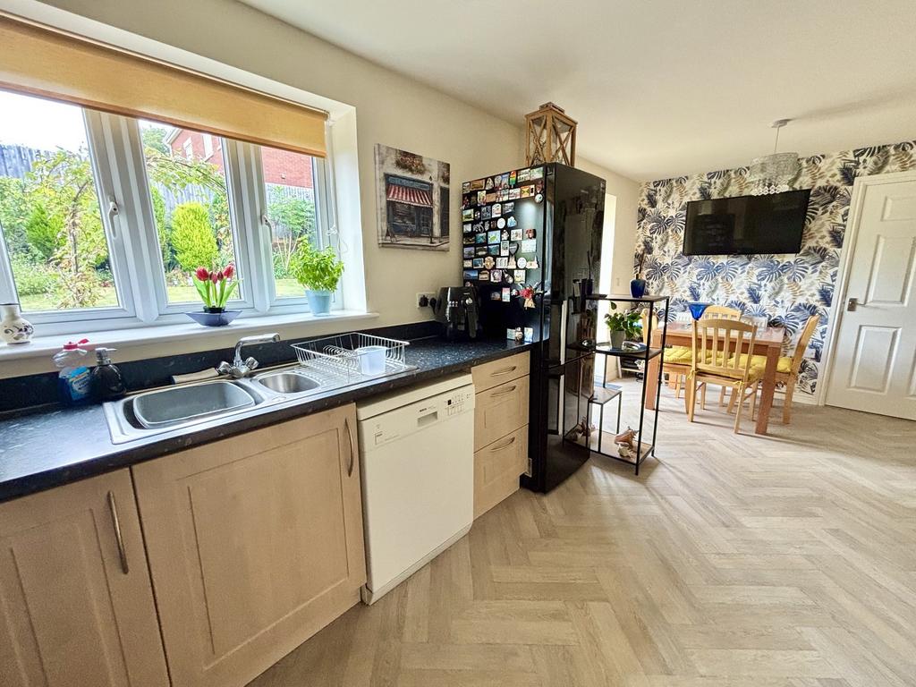 Kitchen / Breakfast Room