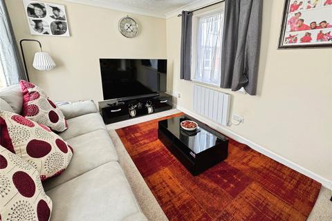 2 bedroom flat for sale, Walled Meadow, Hampshire SP10