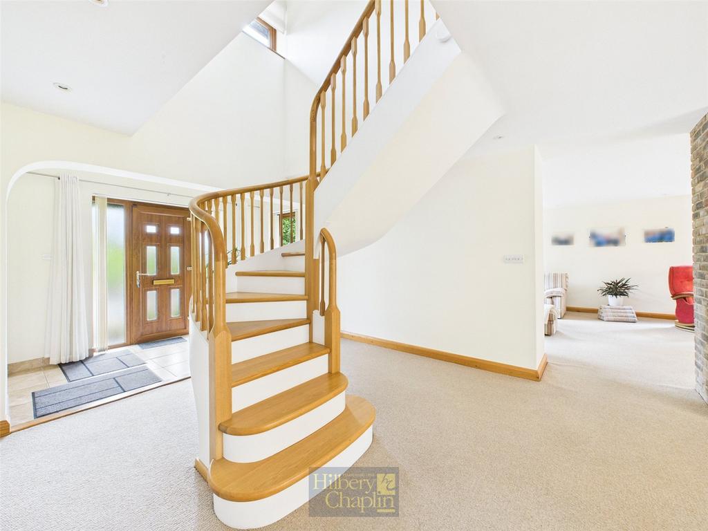 Entrance/Stairs