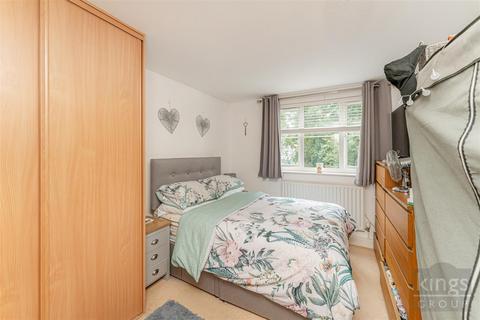 2 bedroom flat for sale, Taylor Close, London