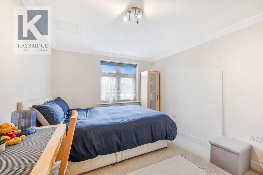 Charlemont House, 35 Cheam Road - KT17 1 QX