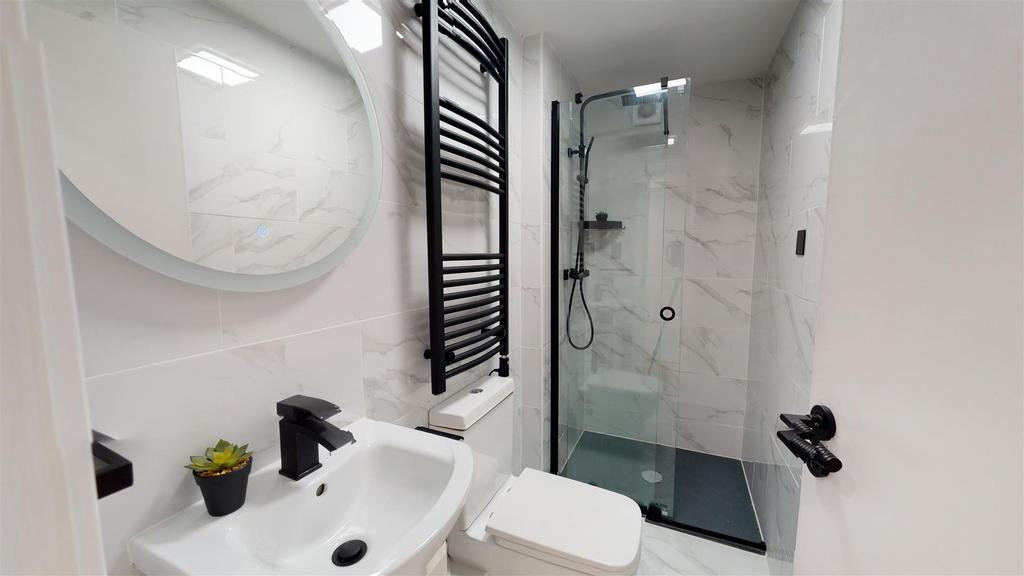 Apartment in Cardiff, Plasnewydd, Roath - View 3