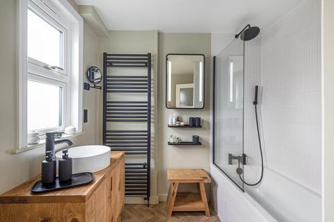 81 Burford Road, London, SE6 4DD