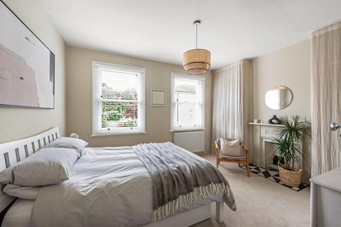 81 Burford Road, London, SE6 4DD
