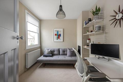 81 Burford Road, London, SE6 4DD