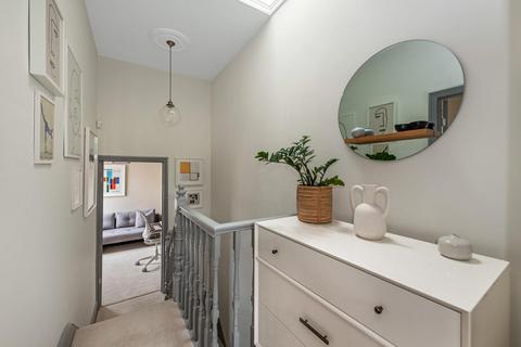 81 Burford Road, London, SE6 4DD
