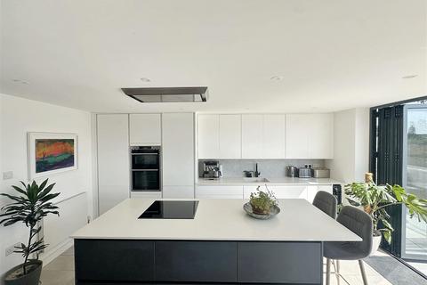 6 Daubuz Close, Truro, TR1 3SS