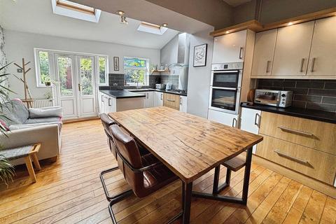 2 bedroom end of terrace house for sale, Poplar Grove, Bradford BD7