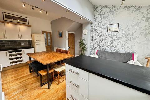 2 bedroom end of terrace house for sale, Poplar Grove, Bradford BD7