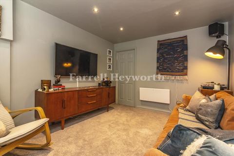 5 Canal Close, Holme, Carnforth, LA6 1GY