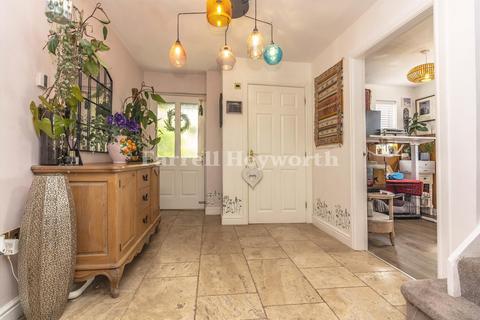 5 Canal Close, Holme, Carnforth, LA6 1GY