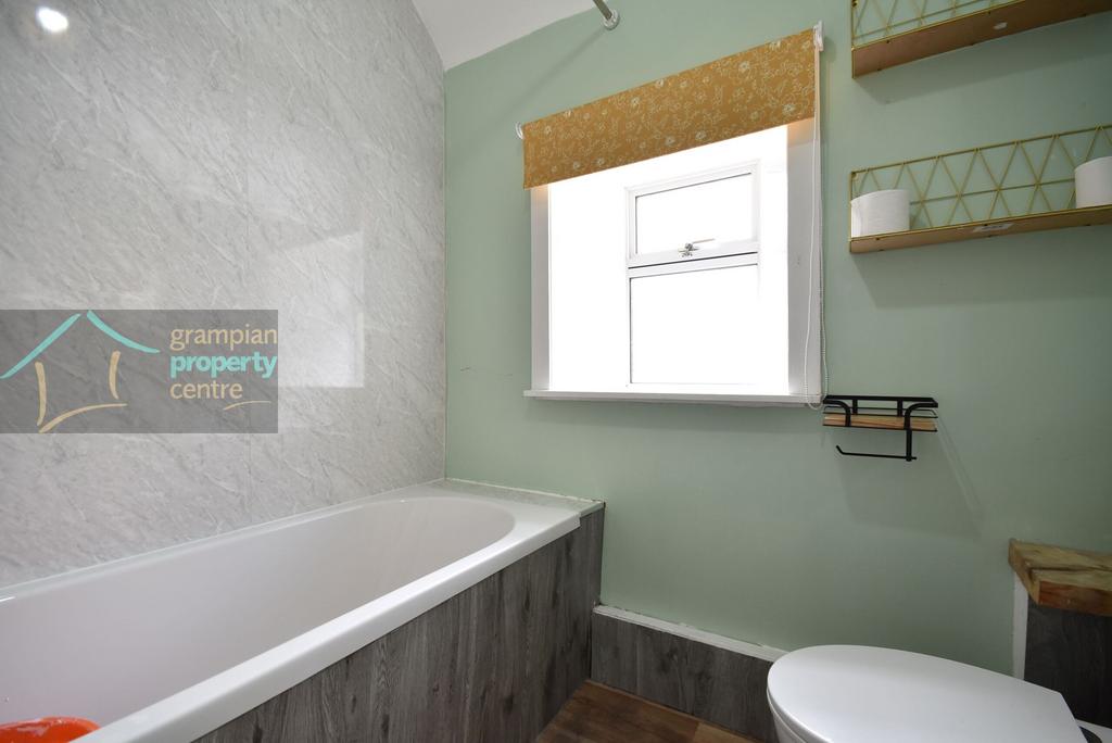Bathroom .JPG