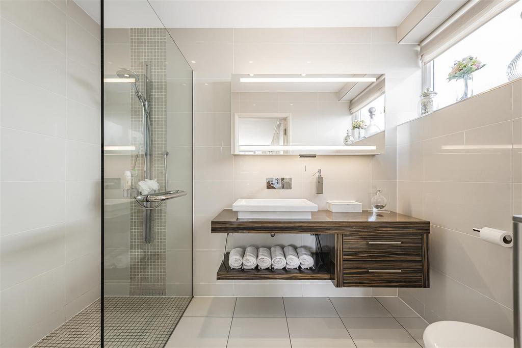 Ensuite
