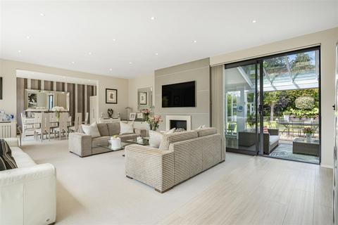 undefined, Genesee, Arkley Village, Barnet, EN5