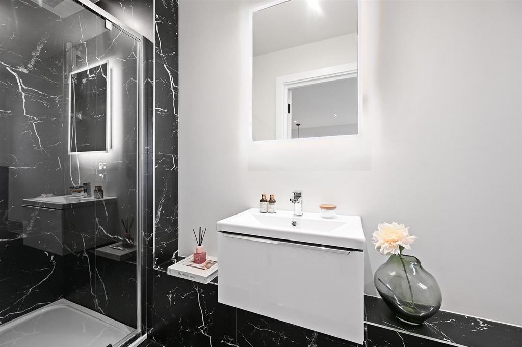 Ensuite.jpg