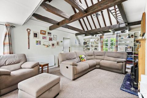 4 bedroom detached house for sale, Turners Hill Road, Crawley RH10