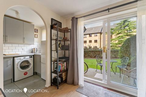 193 Riverside Close, London, E5 9SU