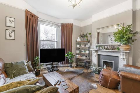 4 bedroom detached house for sale, Maple Road, London