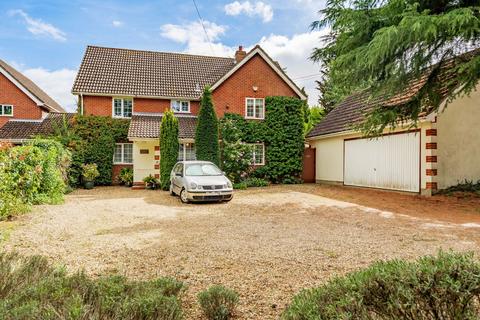 Lion Road, Diss IP22